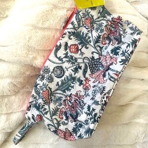 Roller Rabbit Toiletry Case NWT